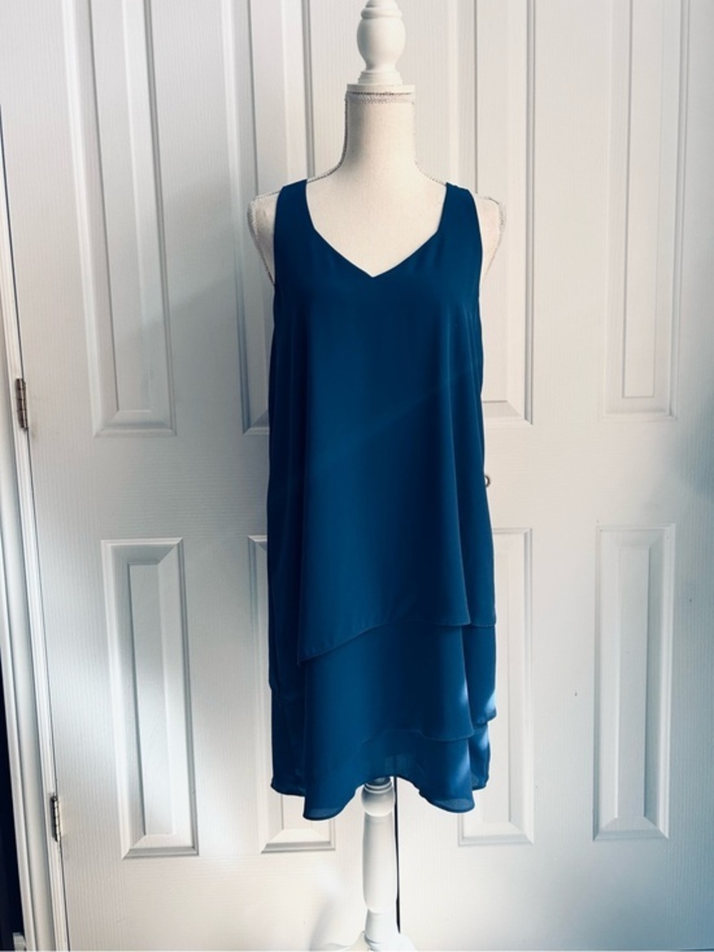 NWOT CAROLINA BELLE Layered V-Neck Sleeveless Midi Dress, Blue, Size Medium